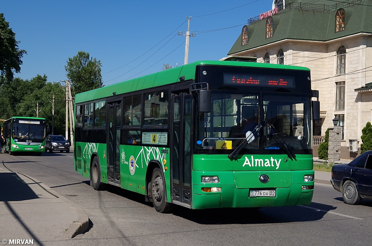 Almaty, Yutong ZK6108HGH č. 776 DA 02