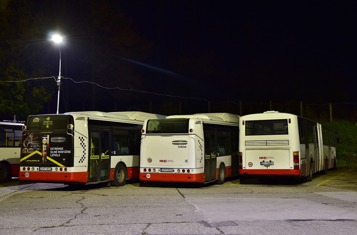 Banská Bystrica, Irisbus Citelis 18M CNG č. ZV-718CR; Banská Bystrica, Irisbus Citelis 18M CNG č. ZV-735CN; Banská Bystrica, Karosa B961E.1970 č. ZV-356BI