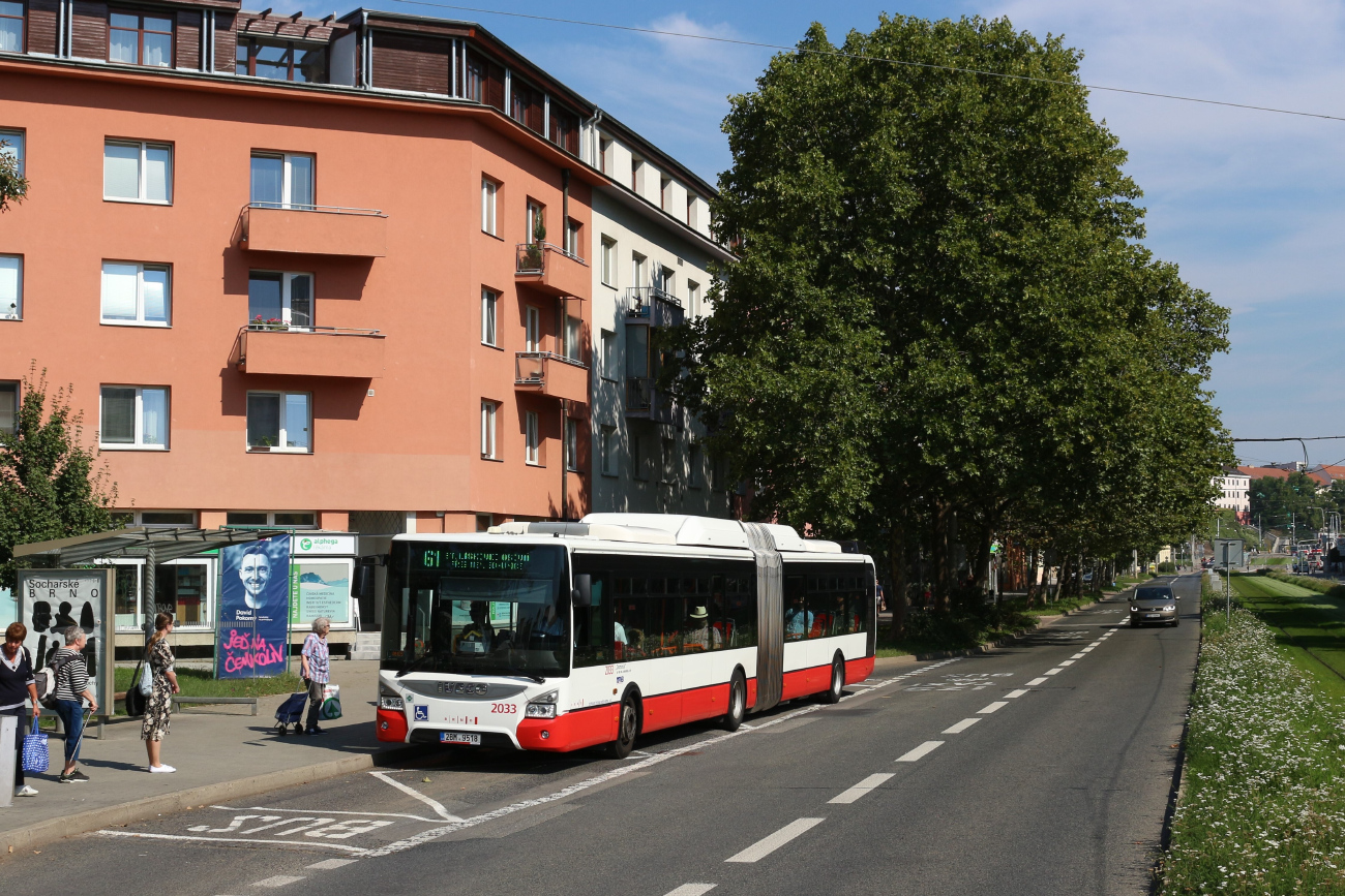 Brno, IVECO Urbanway 18M CNG nr. 2033