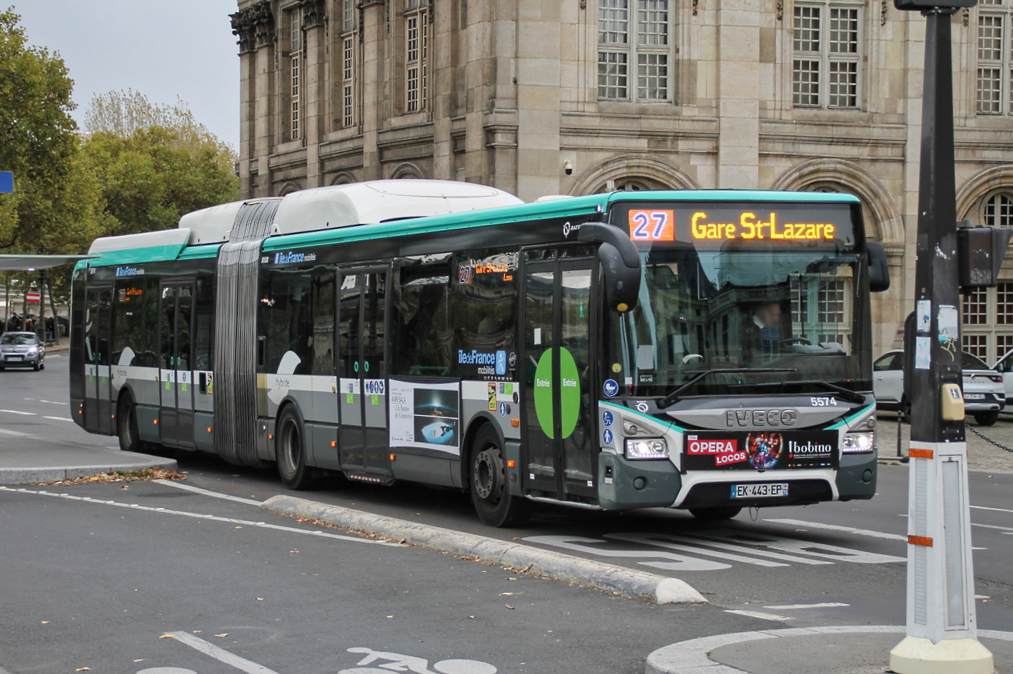 Paříž, IVECO Urbanway 18M Hybrid č. 5574