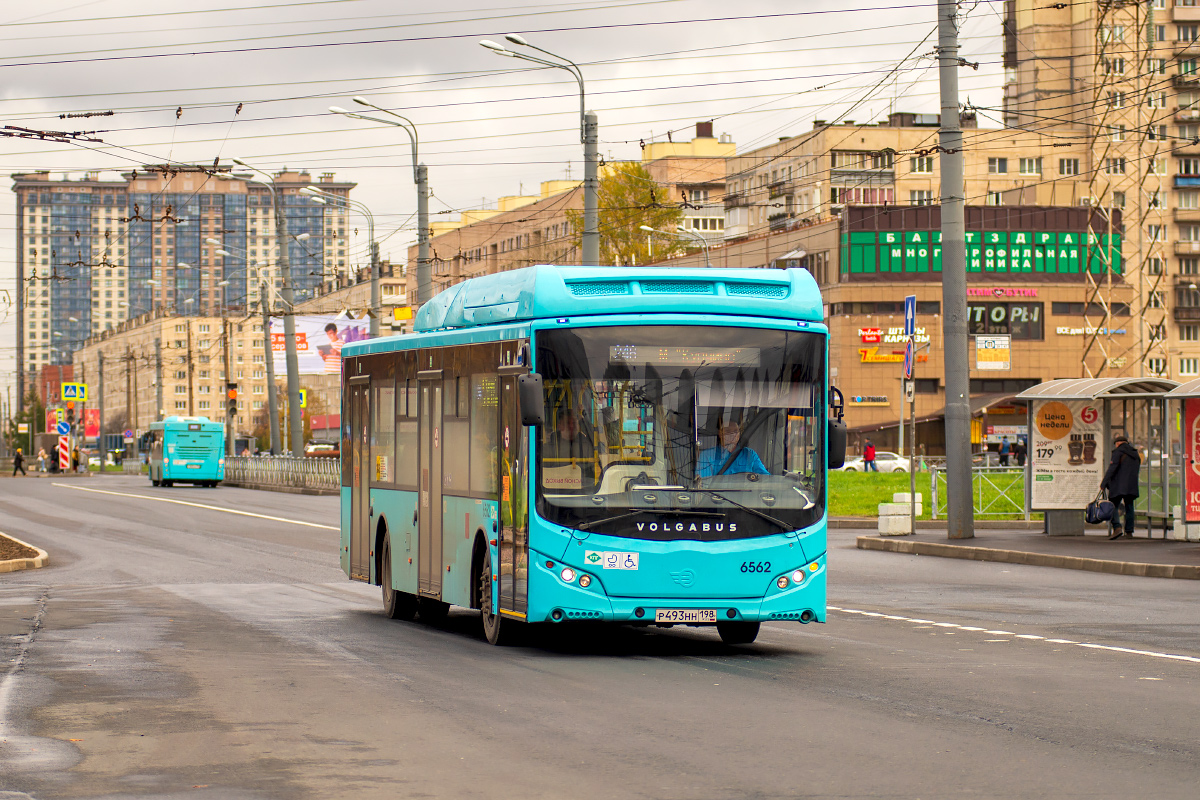 San Pietroburgo, Volgabus-5270.G4 (CNG) # 6562