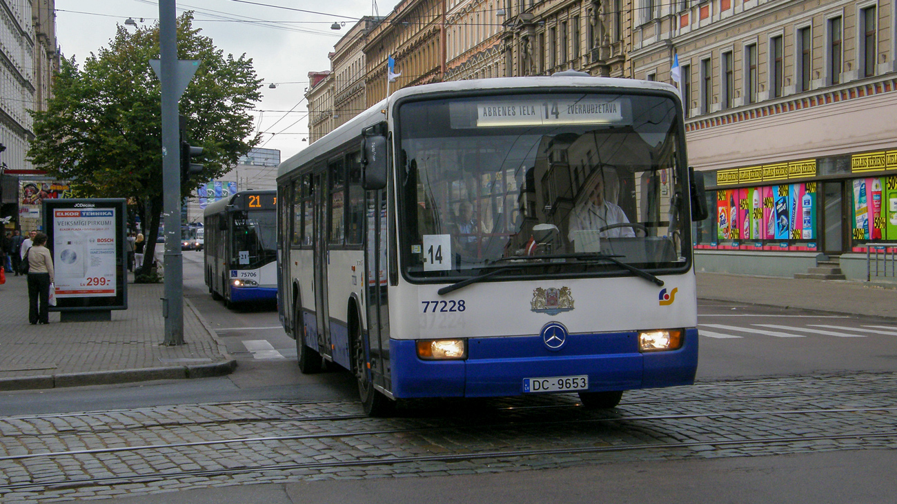 Riga, Mercedes-Benz O345 # 77228