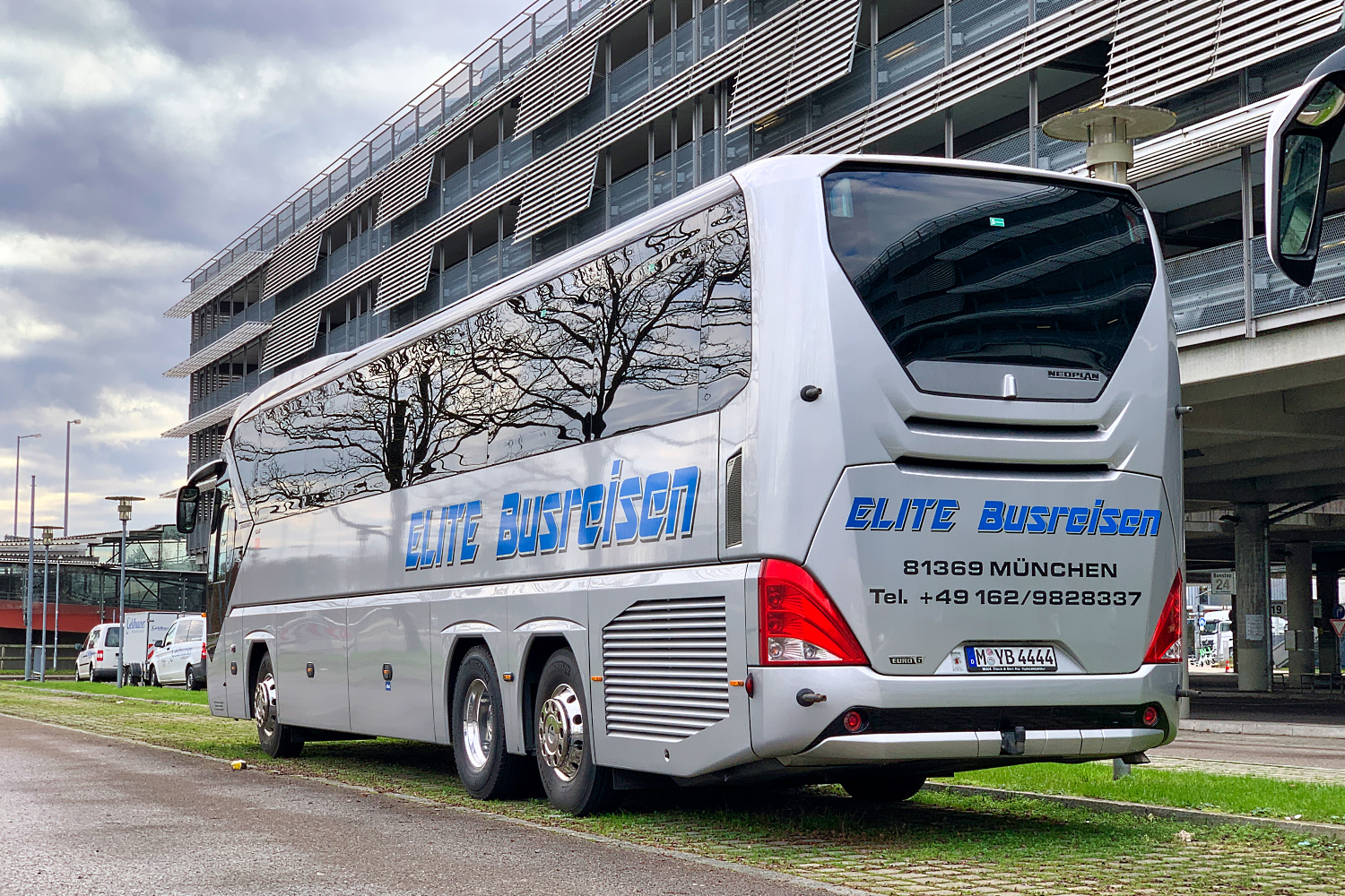 Munich, Neoplan N2216/3SHDC Tourliner SHDC # M-YB 4444