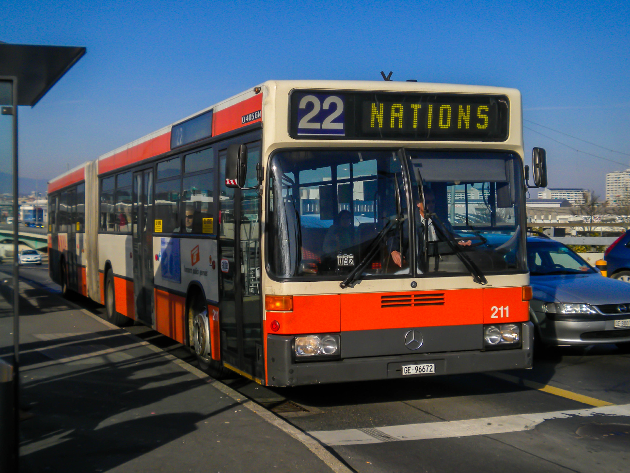 Genf, Mercedes-Benz O405GN Nr. 211