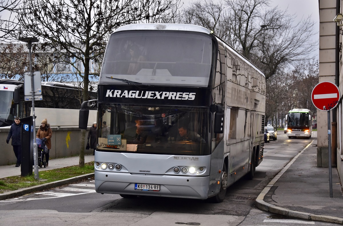 Kragujevac, Neoplan N1122/3L Skyliner # KG 134-RE