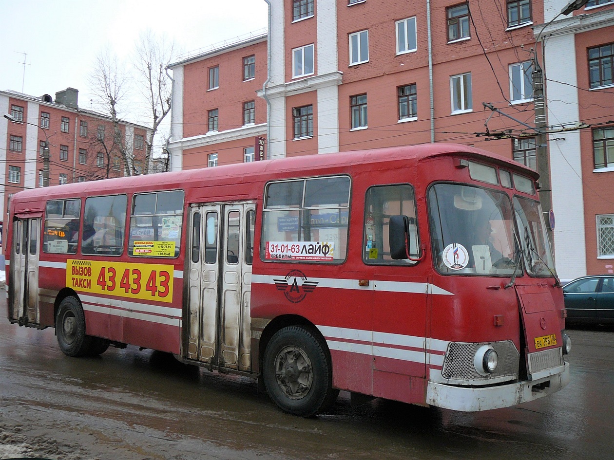Izhevsk, LiAZ-677М č. ЕА 398 18