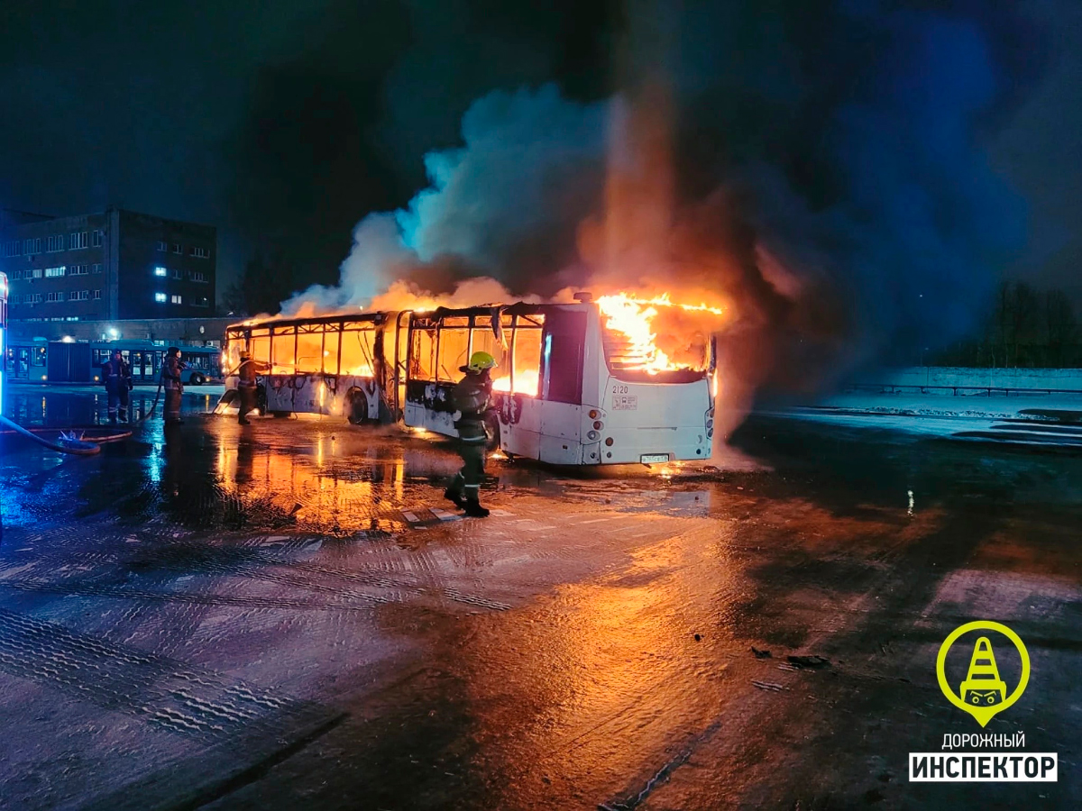 Saint-Pétersbourg, Volgabus-6271.00 # 2120; Saint-Pétersbourg — Incidents
