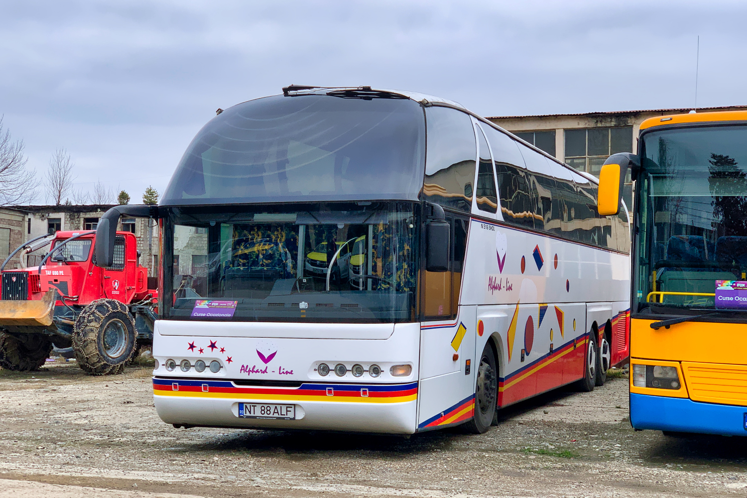 Piatra Neamț, Neoplan N516/3SHDL Starliner # NT 88 ALF