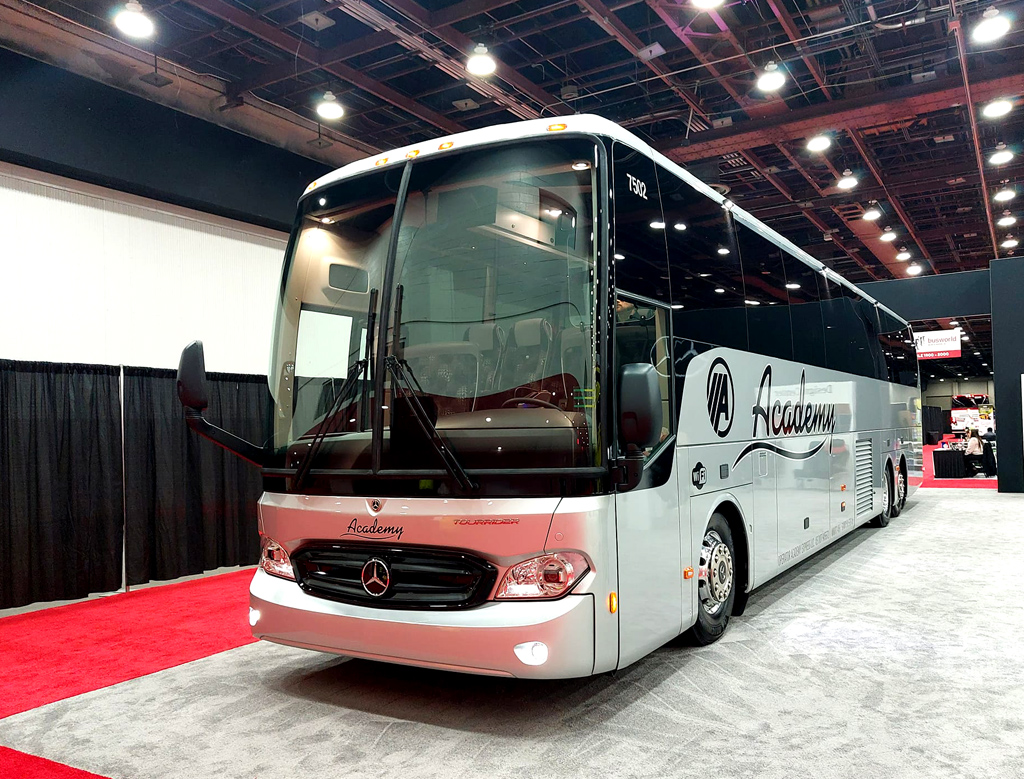 Newark, Mercedes-Benz Tourrider (USA) # 7502; Detroit — Busworld North America