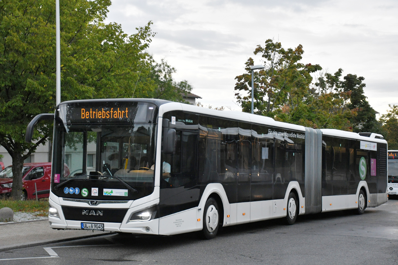 Ulm, MAN 18C Lion's City NG360 EfficientHybrid # UL-A 9045; Stuttgart — SEV Stammstreckensperrung S-Bahn Stuttgart