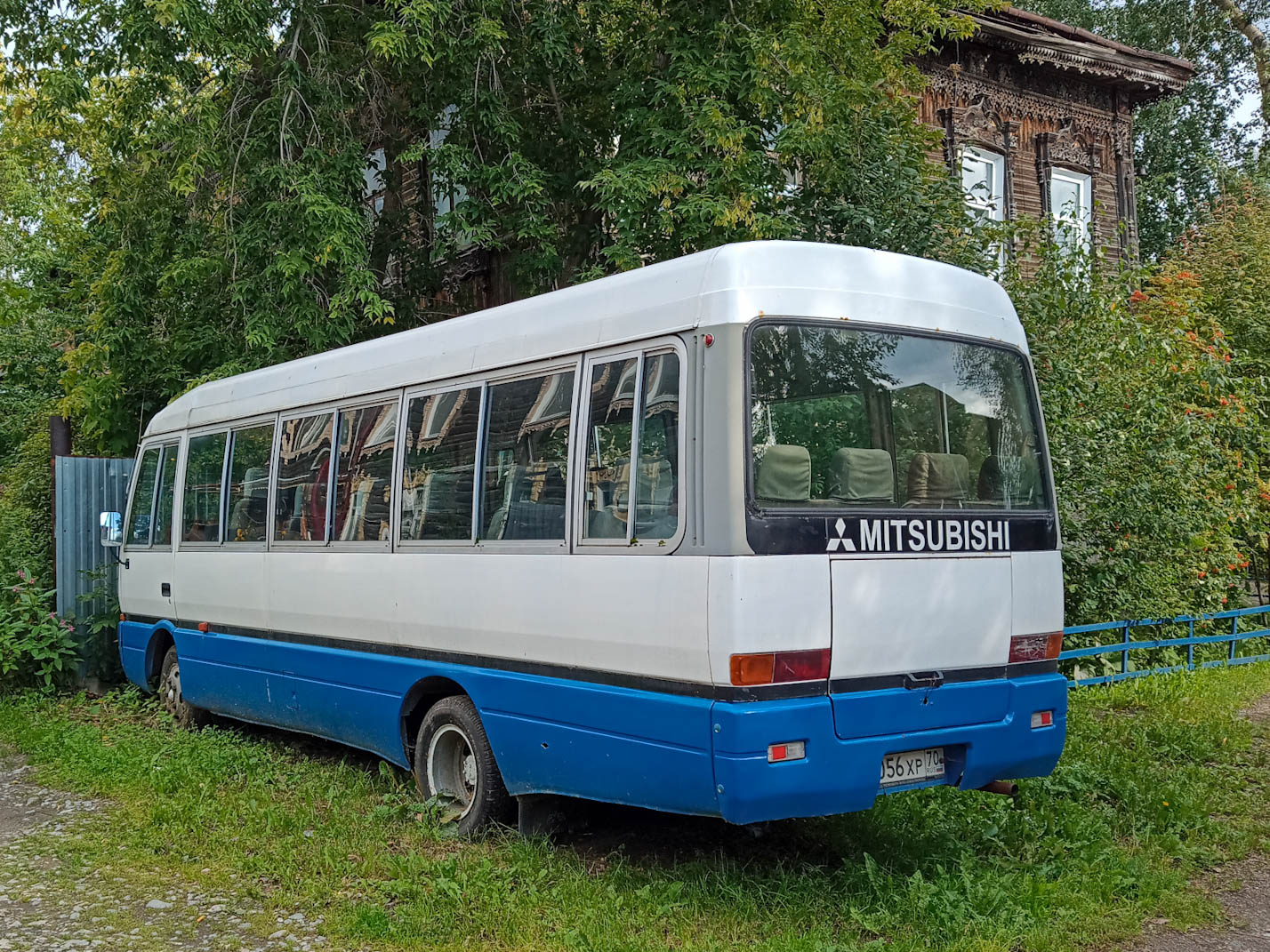 Tomsk, Mitsubishi Fuso Rosa # К 056 ХР 70