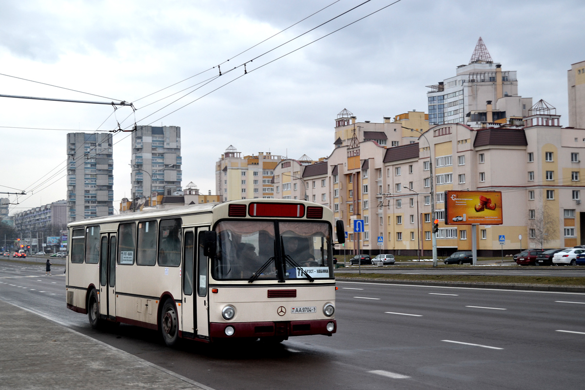 Brest, Mercedes-Benz O305 # 590