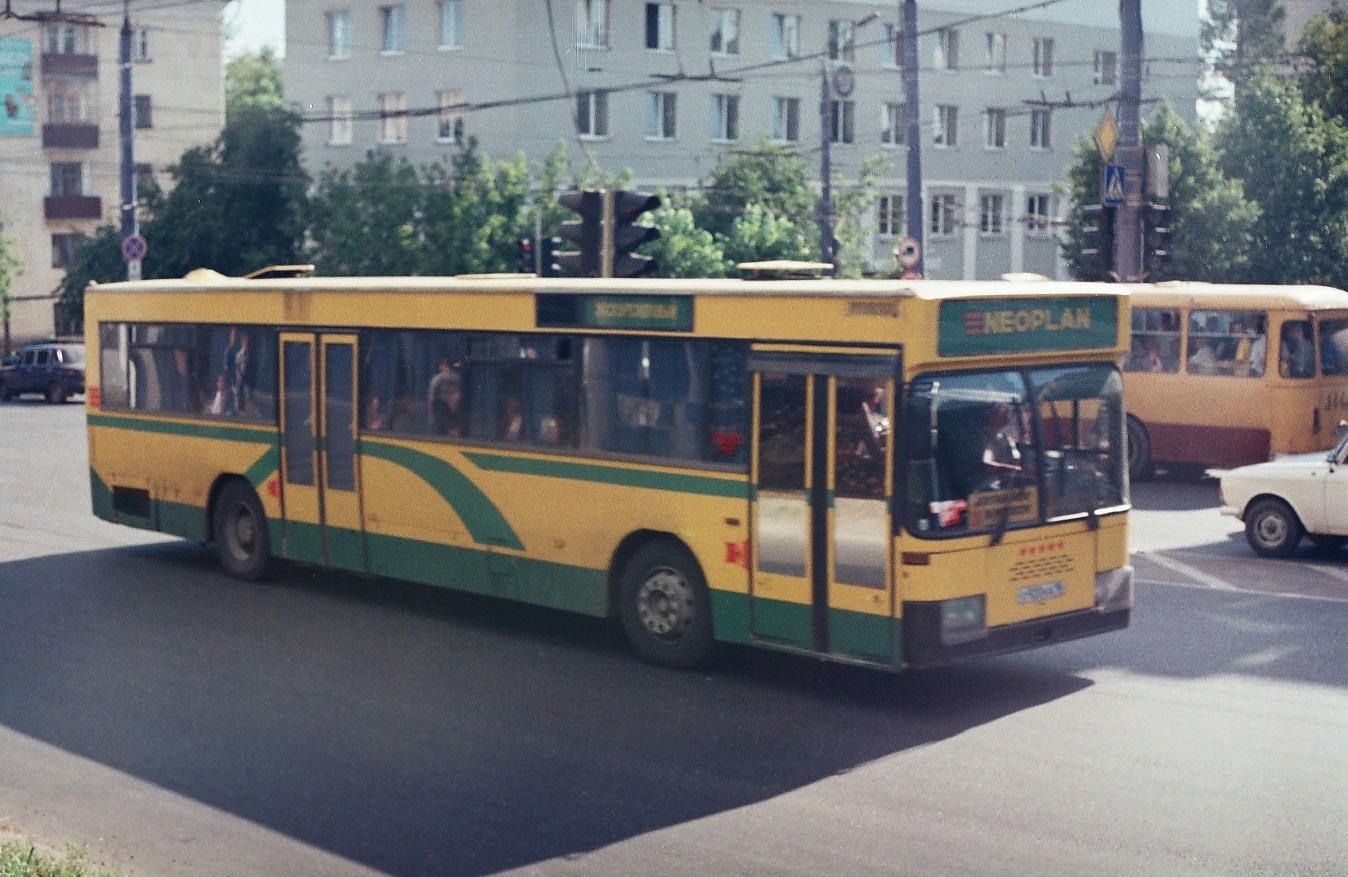 Votkinsk, Neoplan N416SL No. АА 687 18