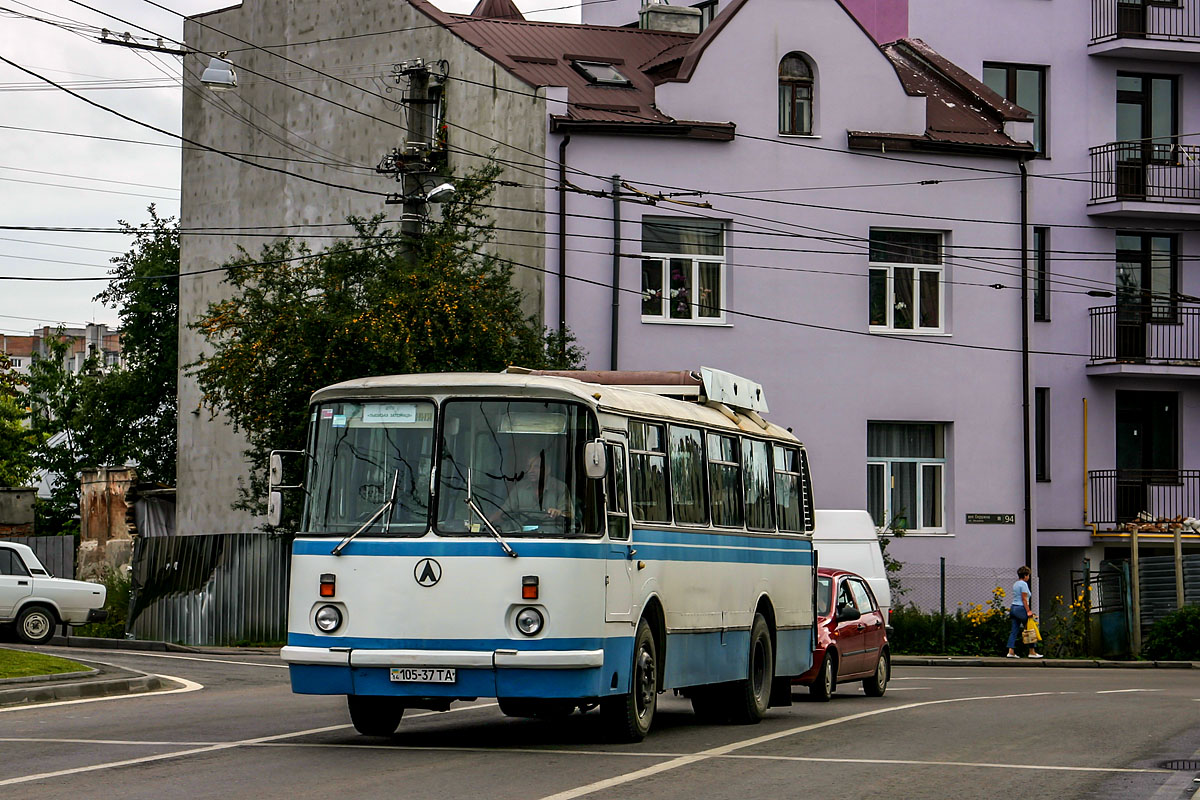 Lviv, LAZ-695НГ # 105-37 ТА