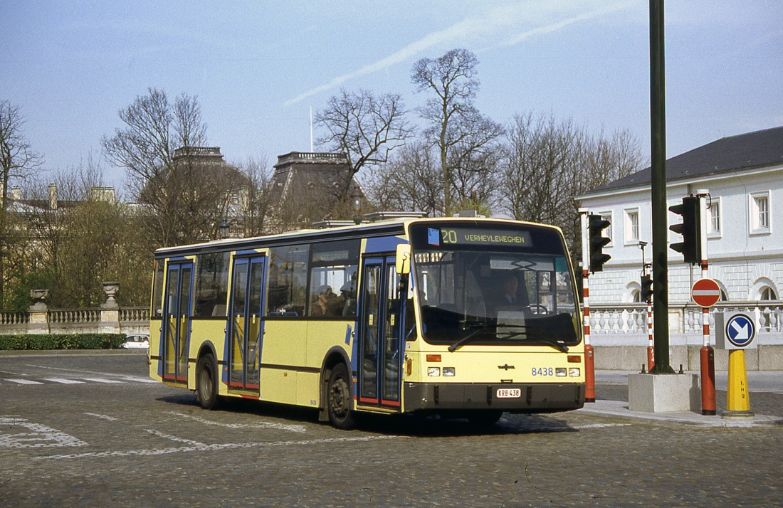 Brussels, Van Hool A500 # 8438