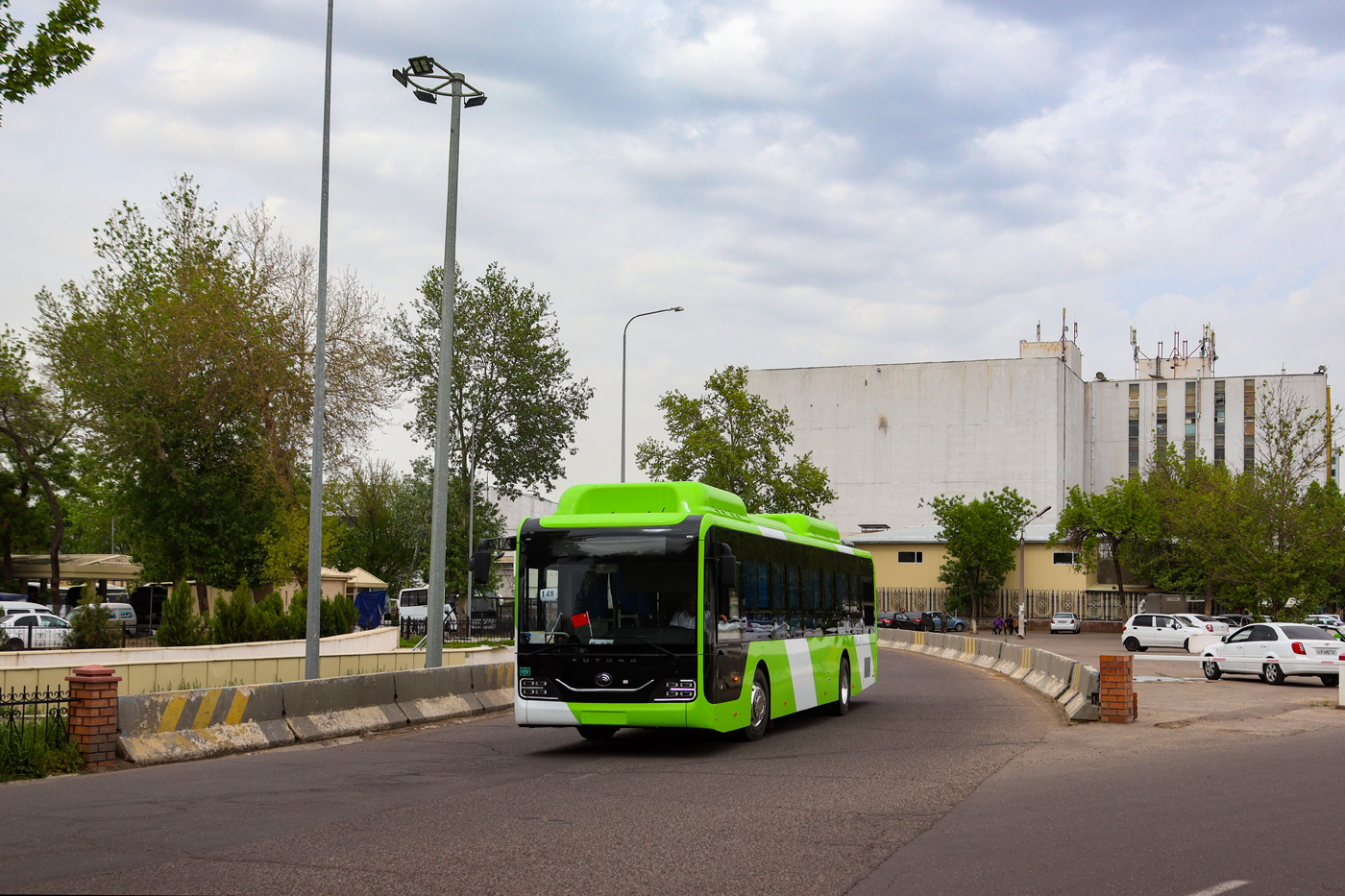 Tashkent — New buses without a number registration