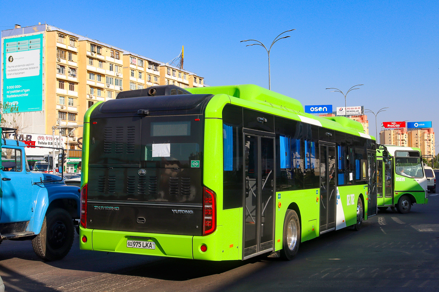 Tashkent, Yutong ZK6126HG (CNG) # 02702