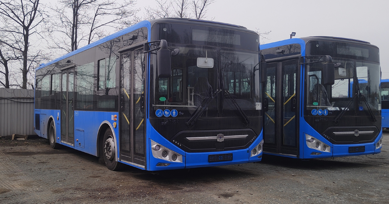 Vladivostok, Zhongtong LCK6105HG # АВ 825 25; Vladivostok — Miscellaneous photos