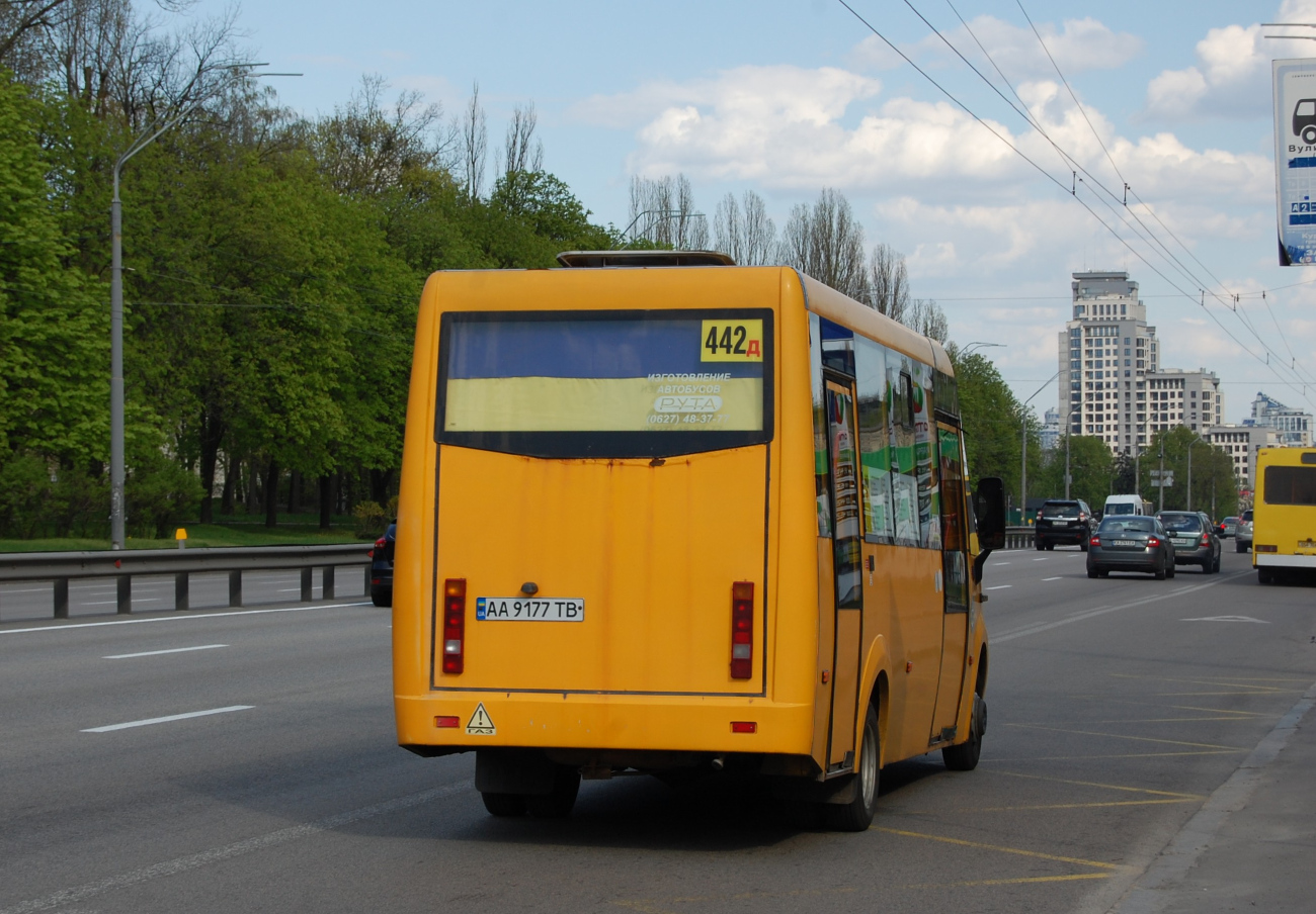 Kyiv, Ruta 23 # АА 9177 ТВ