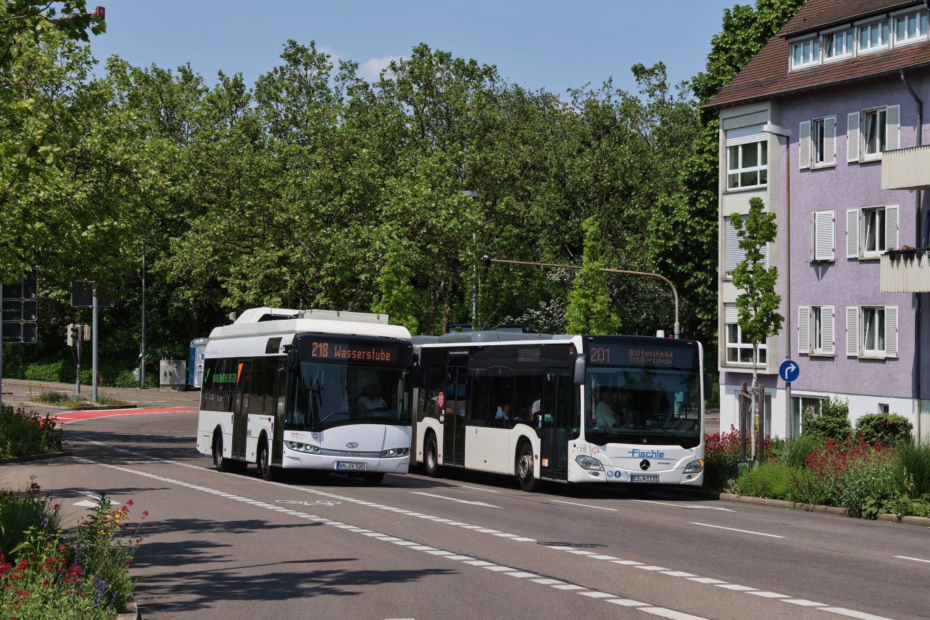 Waiblingen, Solaris Urbino III 8,9 LE electric № 52; Esslingen am Neckar, Mercedes-Benz Citaro C2 G № 131