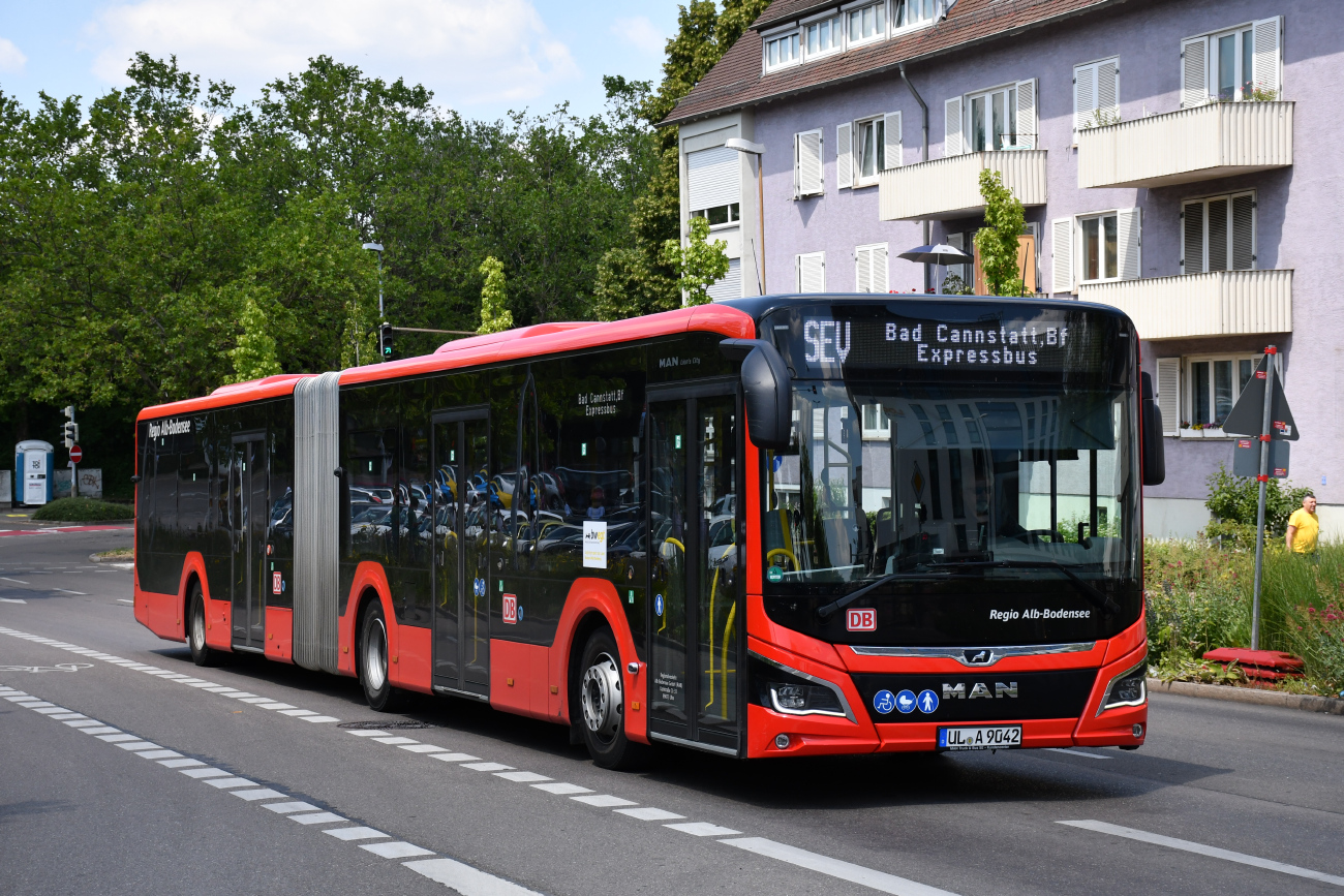 Ulm, MAN 18C Lion's City NG360 EfficientHybrid № UL-A 9042; Stuttgart — EV Digitaler Knoten Stuttgart — 2023