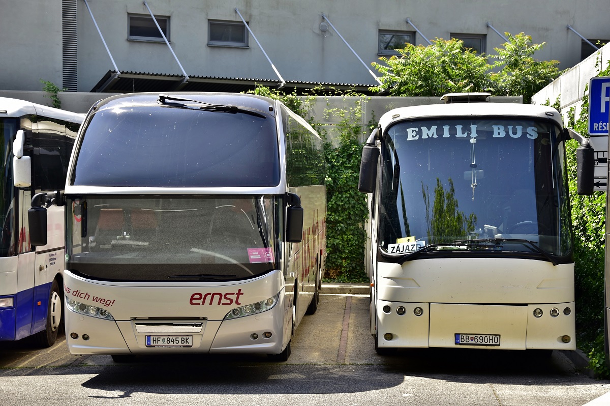 Hartberg-Fürstenfeld, Neoplan P15 N1217HDC Cityliner # HF-845-BK; Banská Bystrica, Bova Futura FHD 13 # BB-690HO