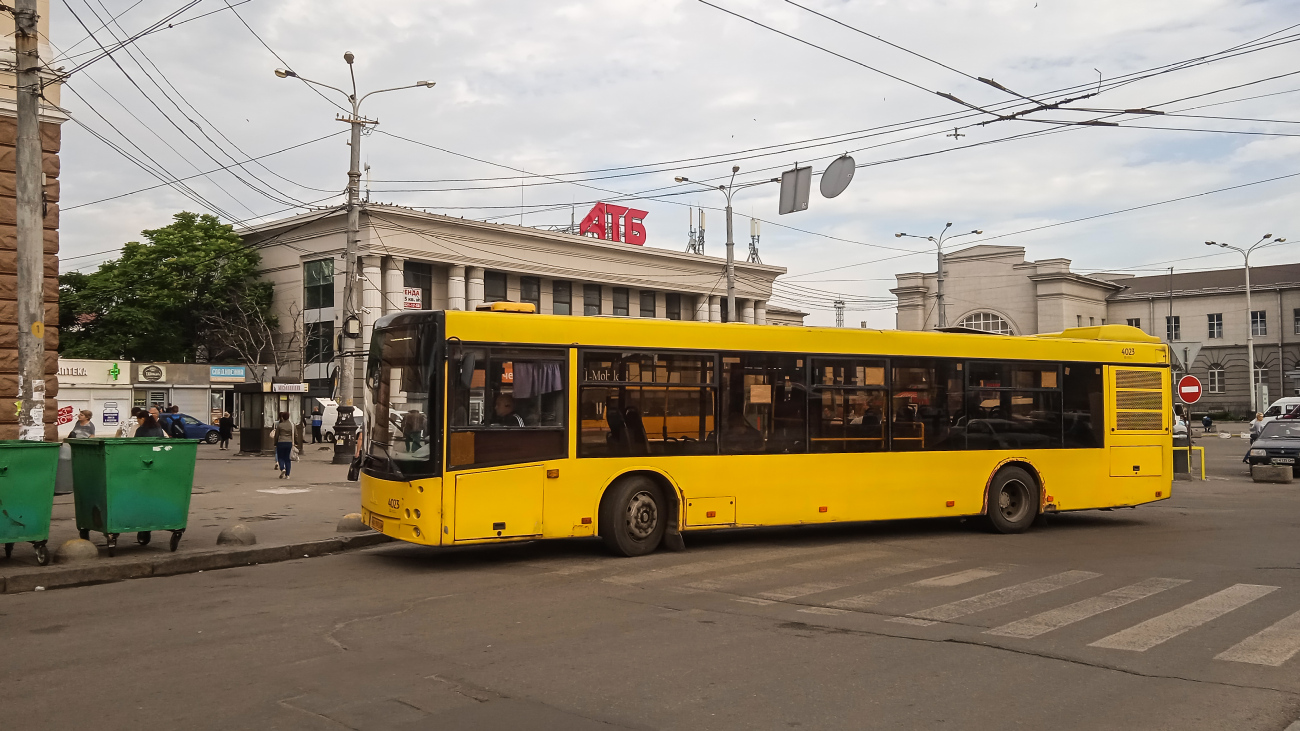 Dnipro, MAZ-203.065 nr. 4023