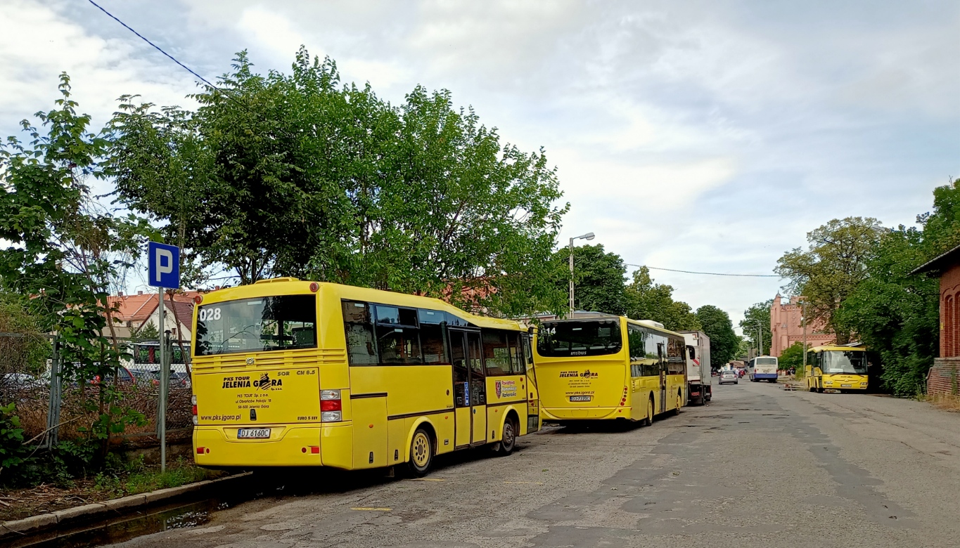 Jelenia Góra, SOR CN 8.5 № 028; Jelenia Góra, Irisbus Crossway LE 12M № 014