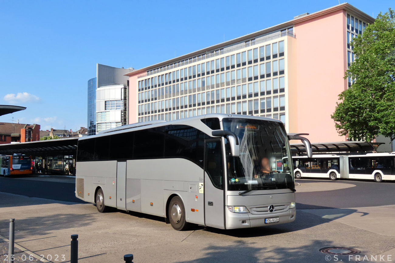 Hofheim am Taunus, Mercedes-Benz Tourismo 15RHD-II # MTK-AA 204