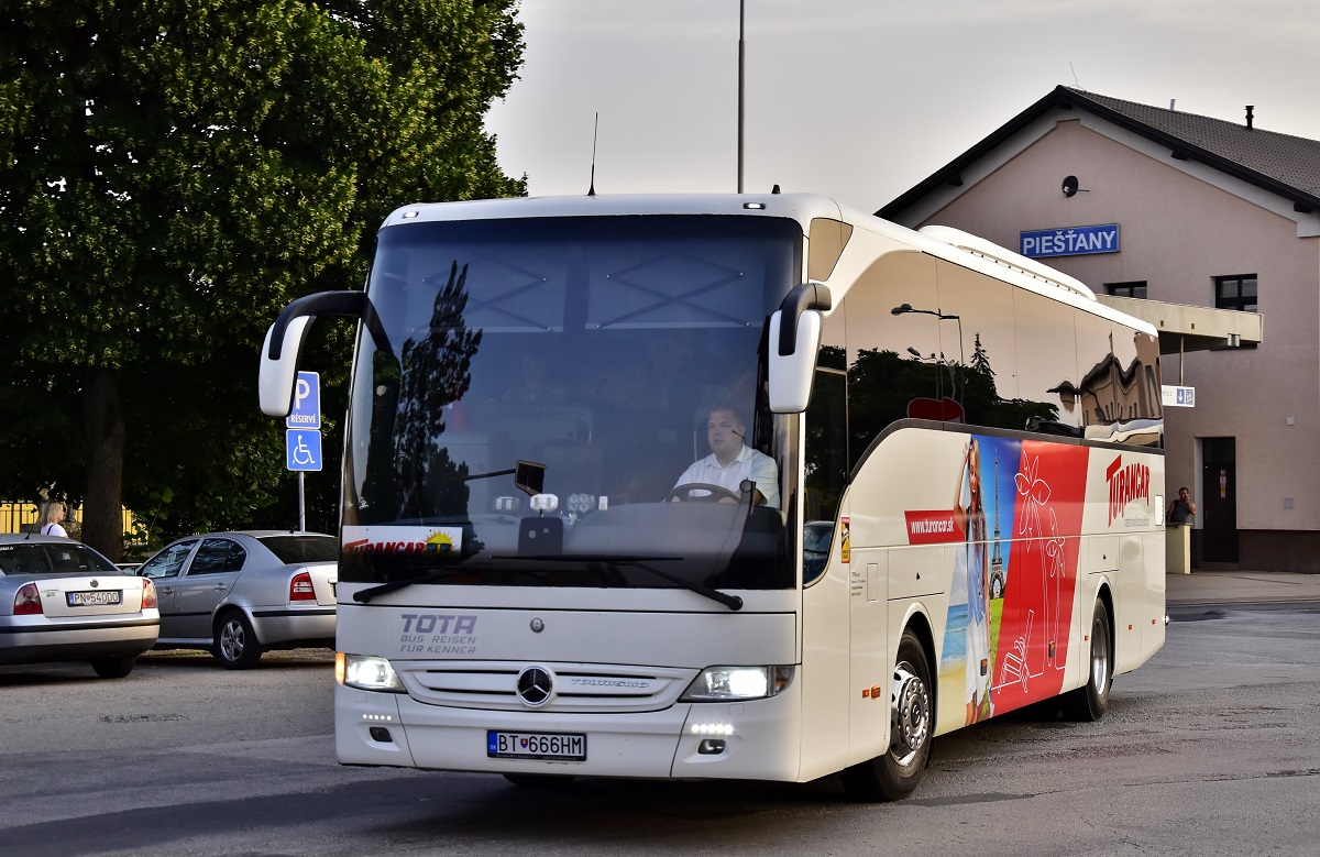 Bratislava, Mercedes-Benz Tourismo 15RHD-II č. BT-666HM