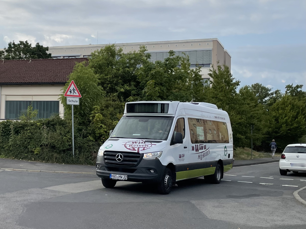 Haßfurt, Mercedes-Benz Sprinter City 45 # HAS-HW 32; Haßfurt — Behindertentransport — Lebenshilfe Augsfeld