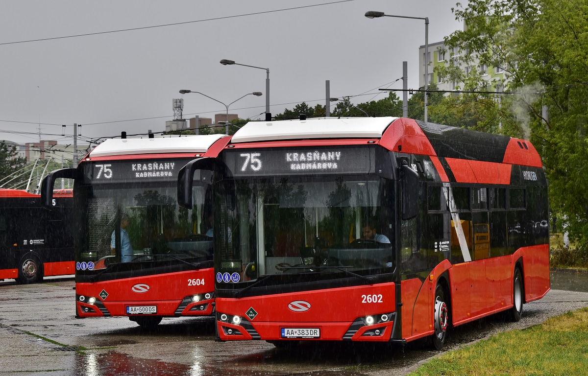 Bratislava, Solaris Urbino IV 12 hydrogen # 2602; Bratislava, Solaris Urbino IV 12 hydrogen # 2604