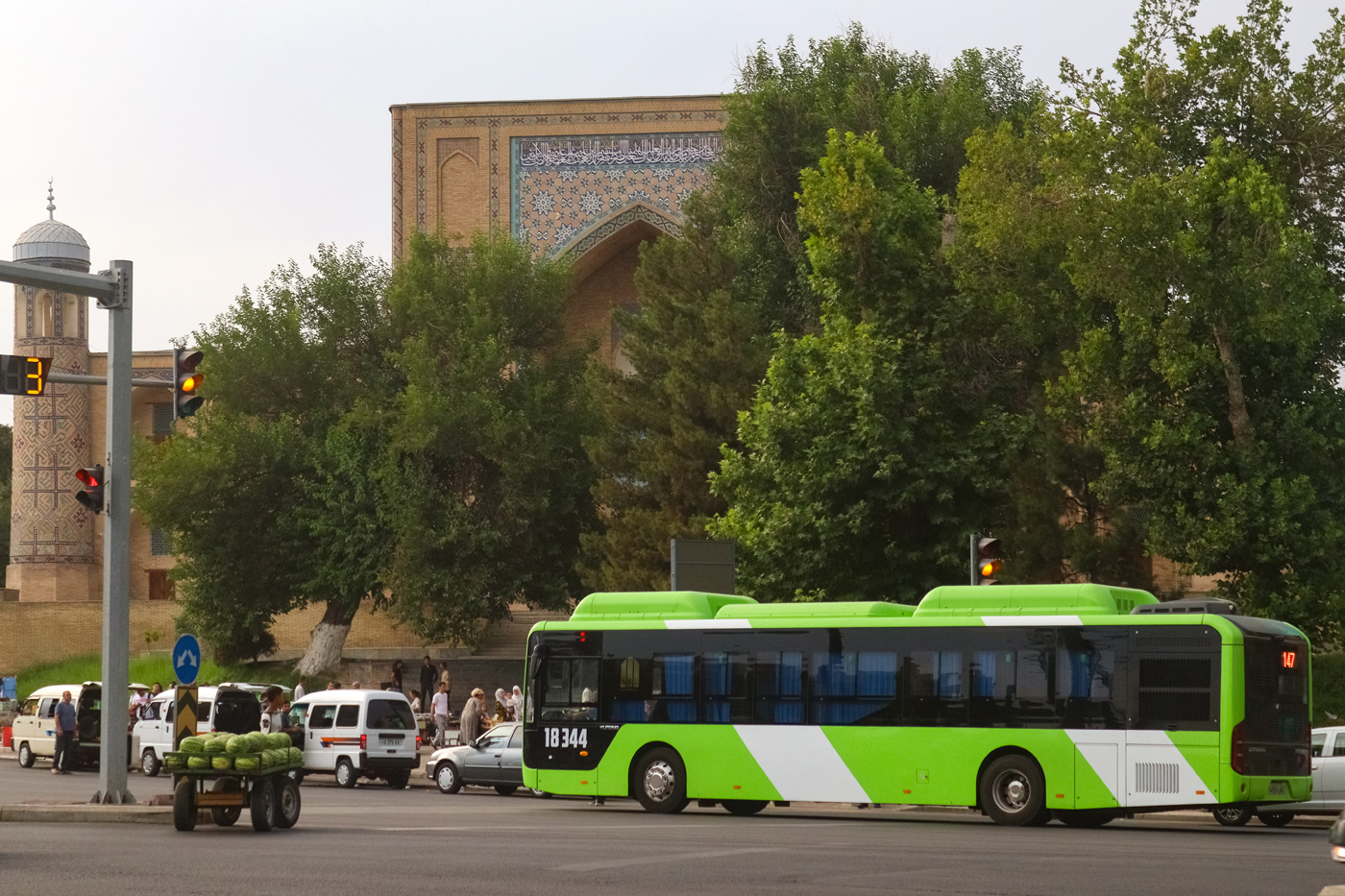 Tashkent, Yutong ZK6126HG # 18344; Tashkent — Miscellaneous photos