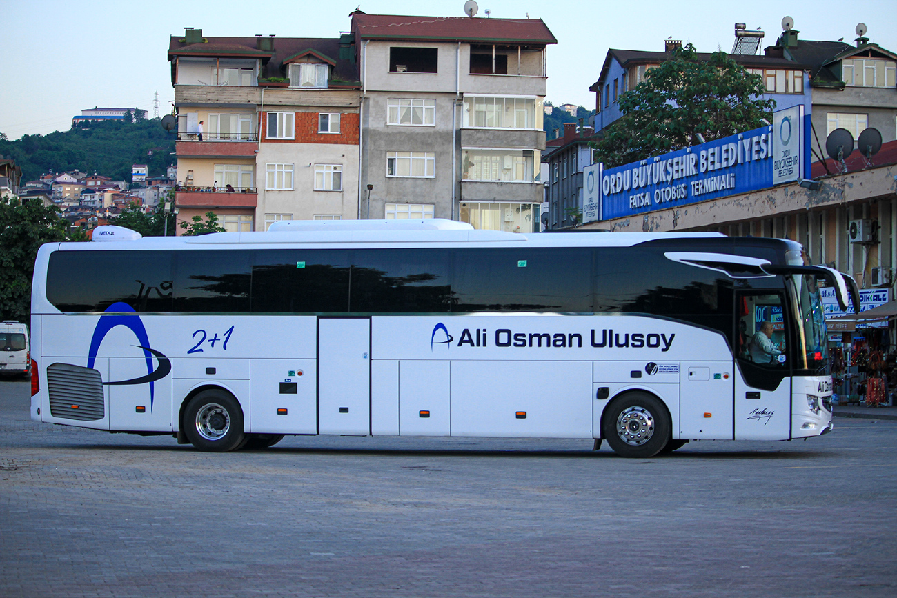 Trabzon, Mercedes-Benz Tourismo 16RHD-III M/2 # 34 YT 0354