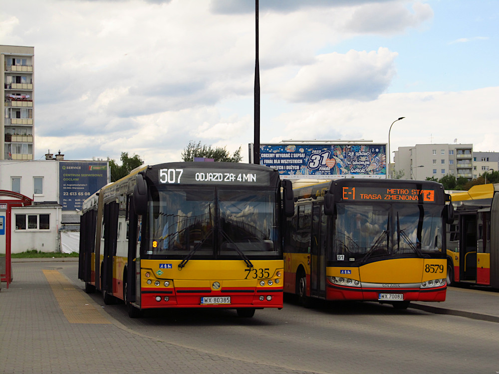 Warsaw, Solbus SM18 LNG # 7335; Warsaw, Solaris Urbino III 18 # 8579