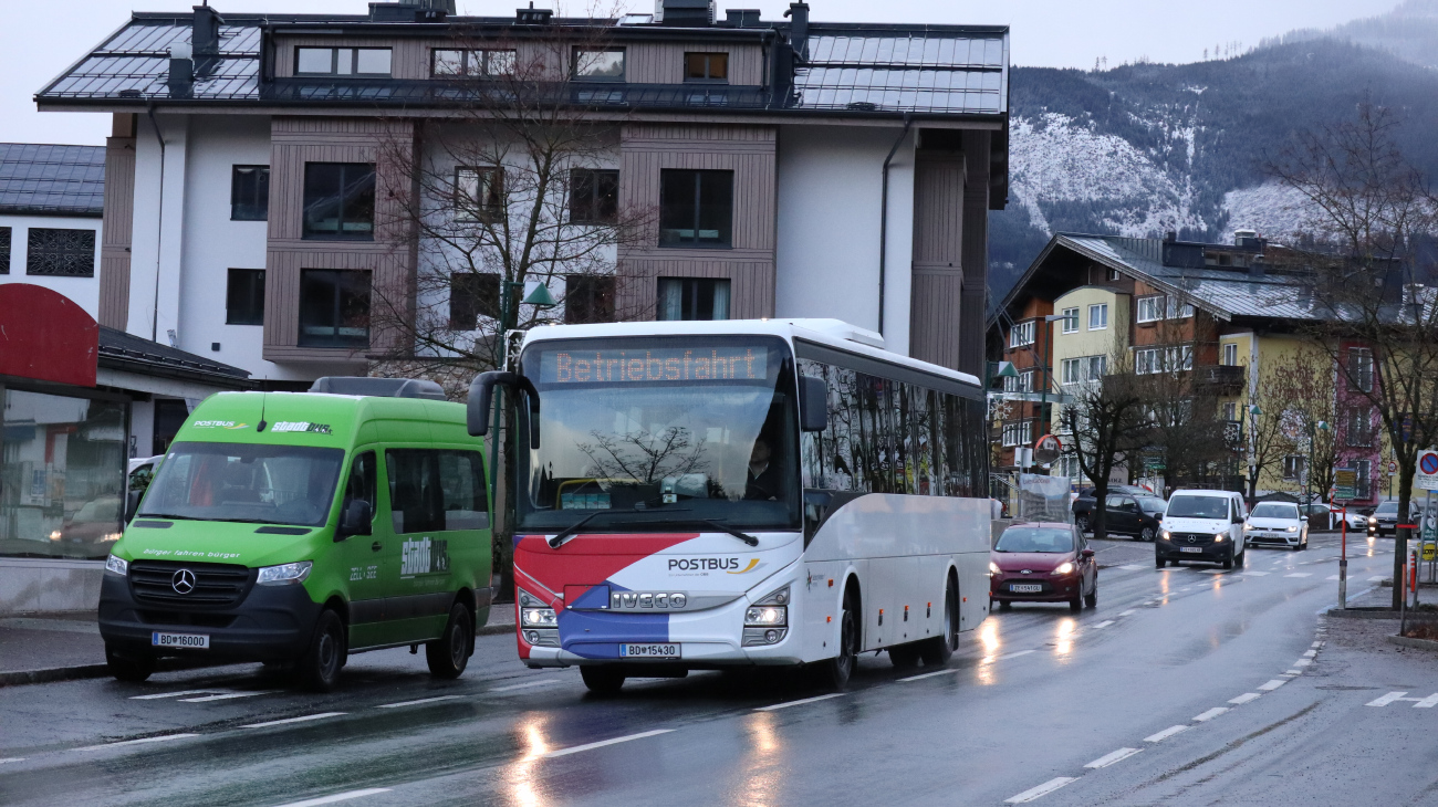 Zell am See, Mercedes-Benz Sprinter Mobility 23 # 16000; Zell am See, IVECO Crossway Line 12M # 15430