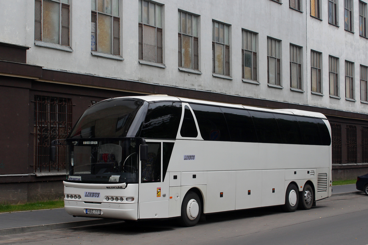 Šiauliai, Neoplan N516/3SHDHC Starliner # HBZ 111