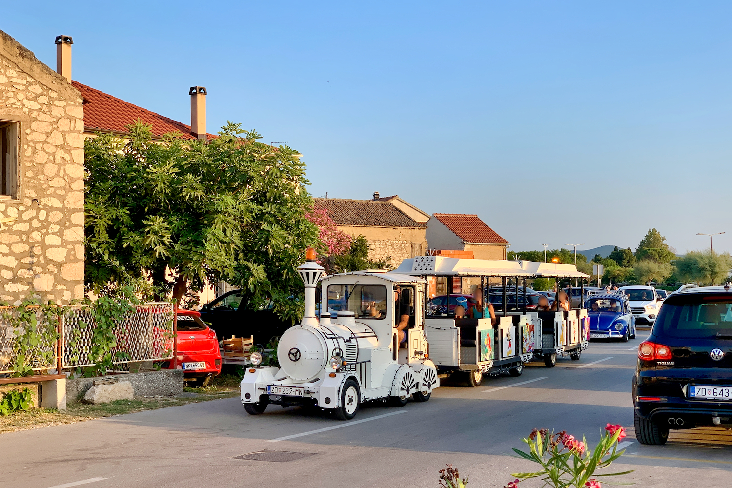 Zadar, Sightseeing buses and road trains č. ZD 232-MN