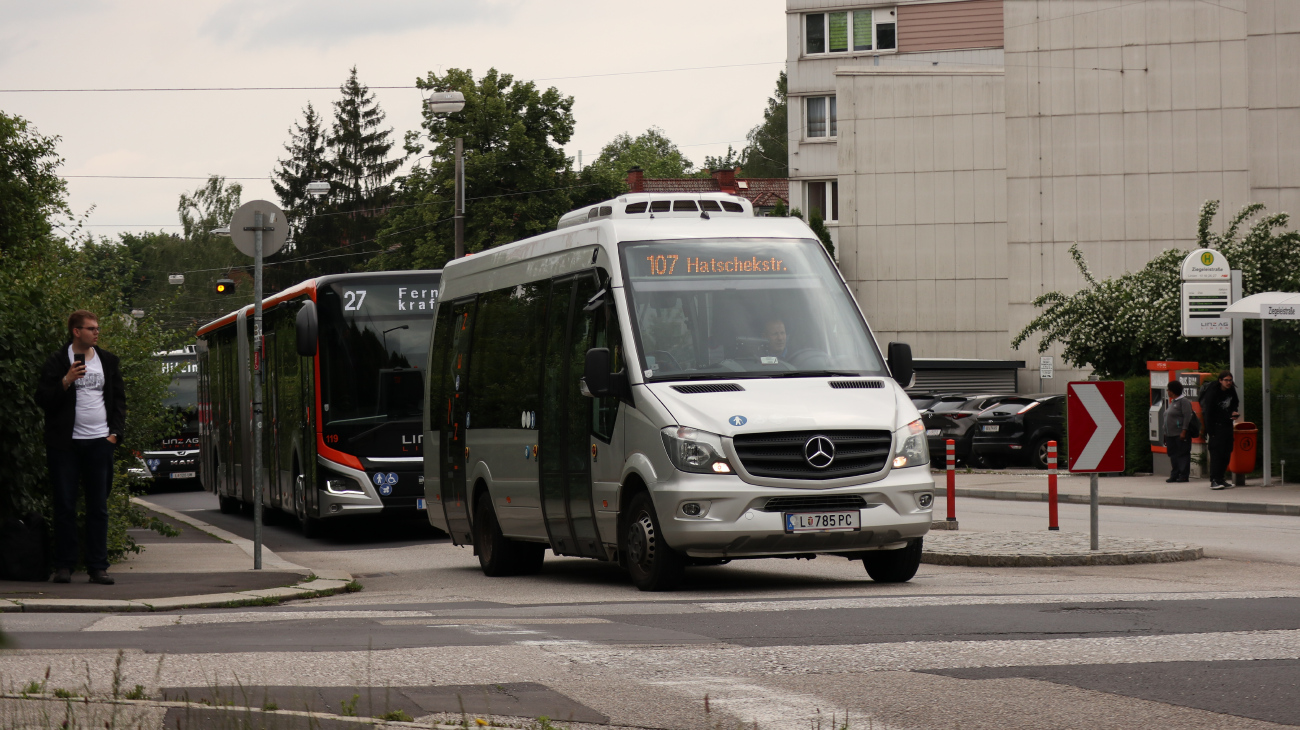Linz, Mercedes-Benz Sprinter City 65 č. L 785 PC