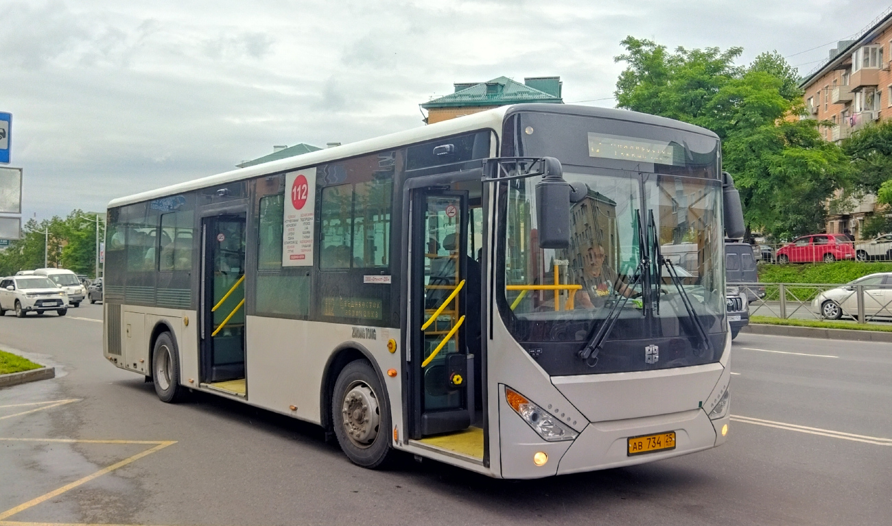 Vladivostok, Zhongtong LCK6105HG # АВ 734 25