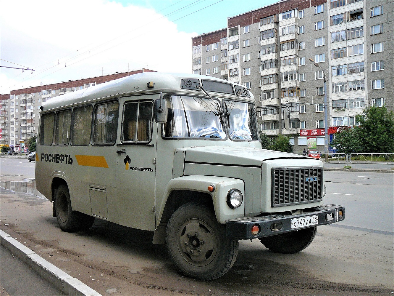Izhevsk, KAvZ-3976 # Х 747 АА 18