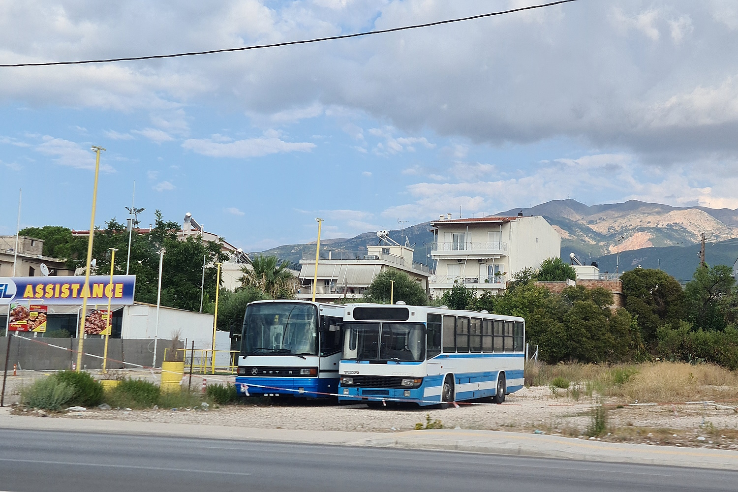 Patras, Saracakis A652 Alexandros № 75; Patras, Setra S215SL № 66