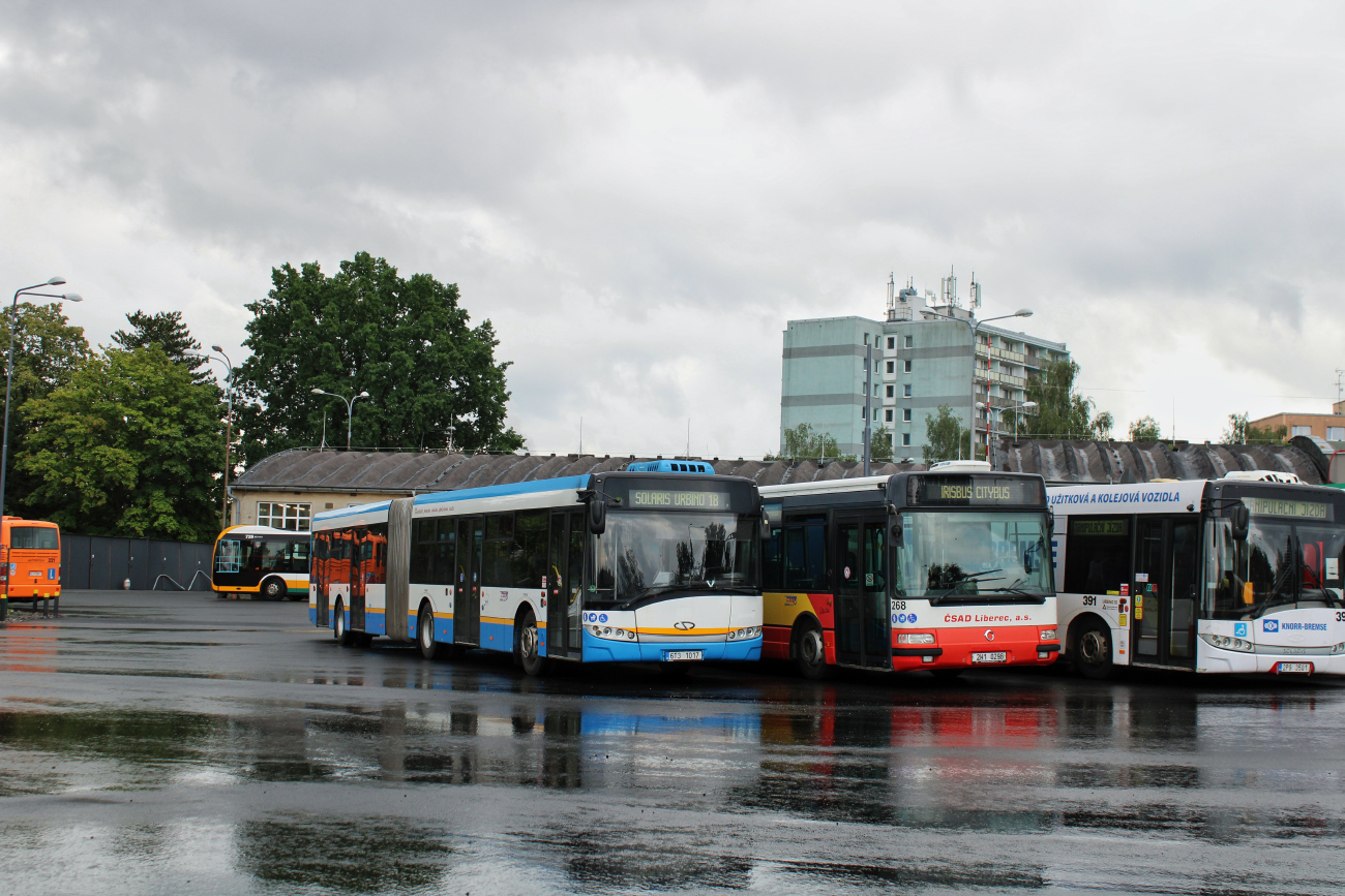 Liberec, Solaris Urbino III 18 č. 6T3 1017; Liberec, Karosa Citybus 18M.2081 (Irisbus) č. 2H1 0298