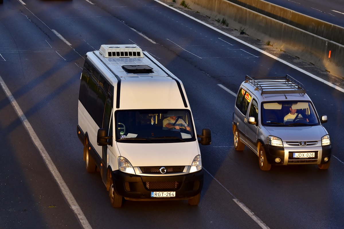 Macaristan, other, IVECO Daily Tourys No. RGT-264