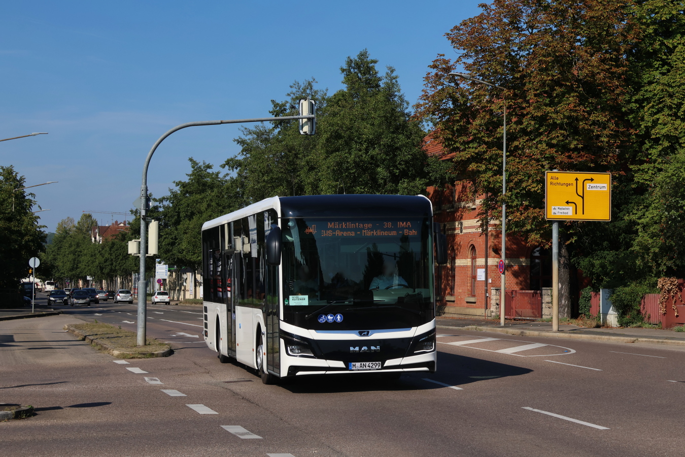 Göppingen, MAN 32C Lion's Intercity LE280 # M-AN 4299; Göppingen — 38. IMA — 13. Märklintage — Shuttleverkehr (2023)