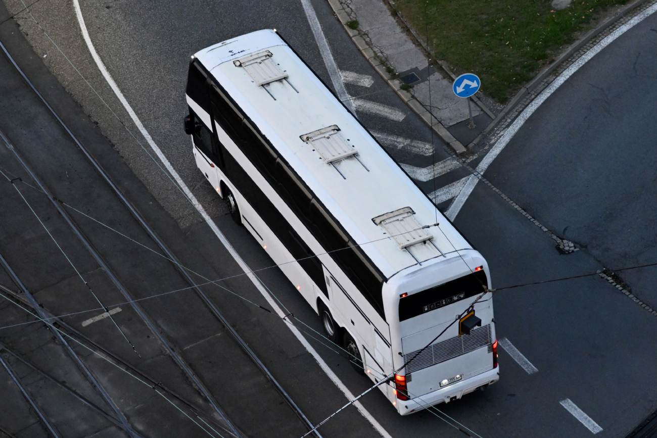 Chernivtsi, Neoplan N122/3 Skyliner # СЕ 5355 АК