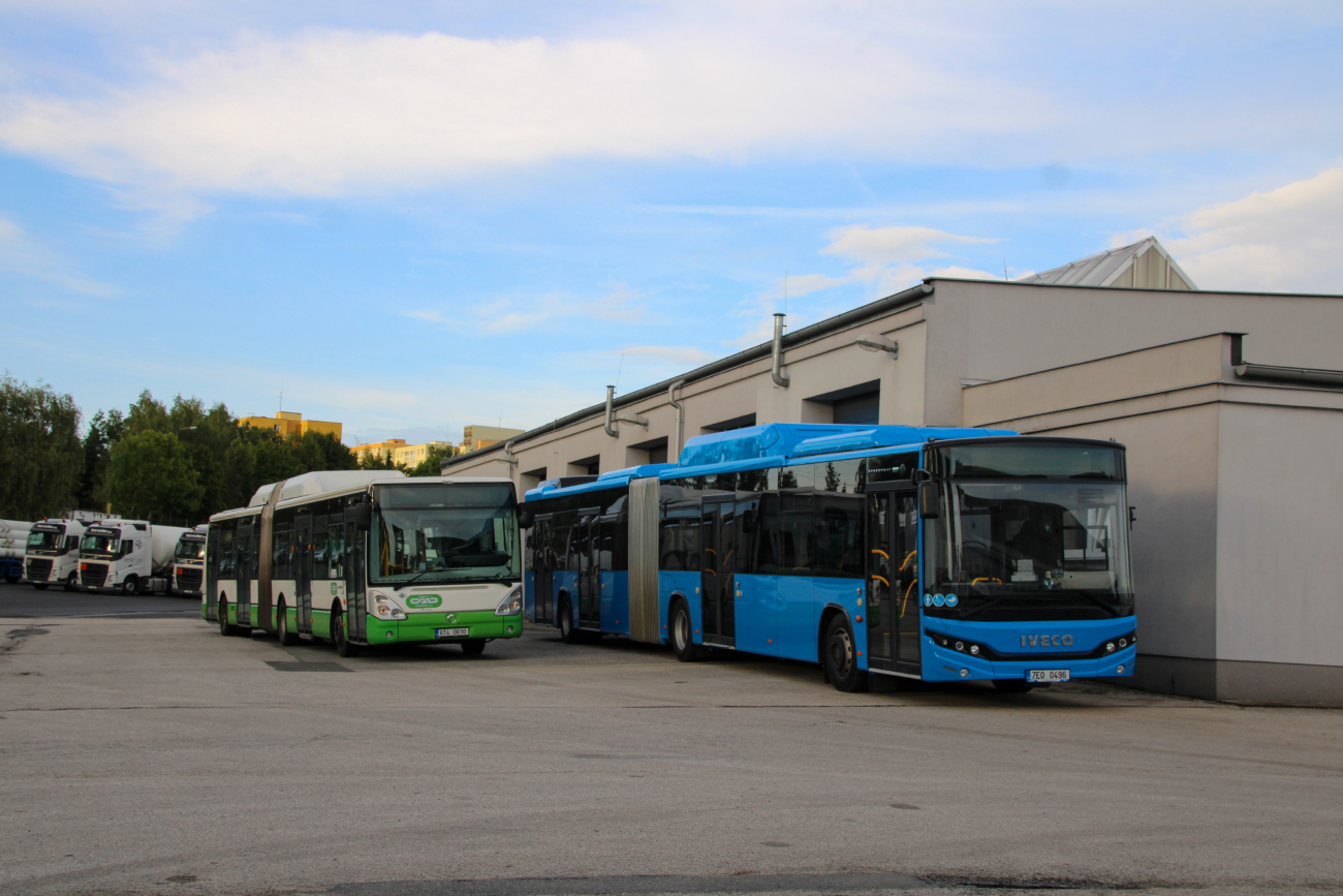 Karviná, Irisbus Citelis 18M CNG č. 183; Karviná, IVECO Streetway 18M CNG č. 40-0305