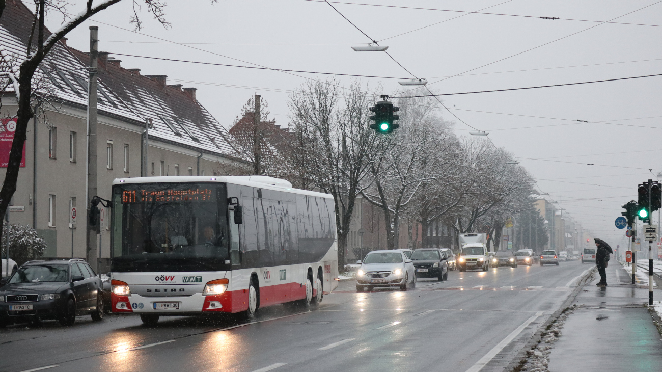 Linz, Setra S418LE business № LL-WWT 30