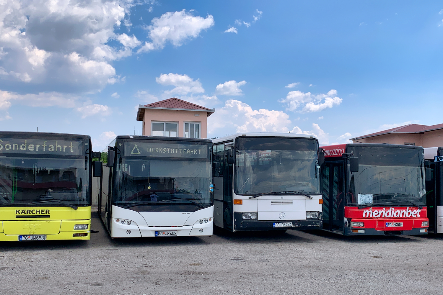 Podgorica, MAN A21 NL**3 nr. PG JM663; Podgorica, Neoplan N4516 Centroliner Evolution nr. PG JB402; Podgorica, Mercedes-Benz O408 nr. PG DF274; Podgorica, MAN A21 NL**3 nr. PG HC595