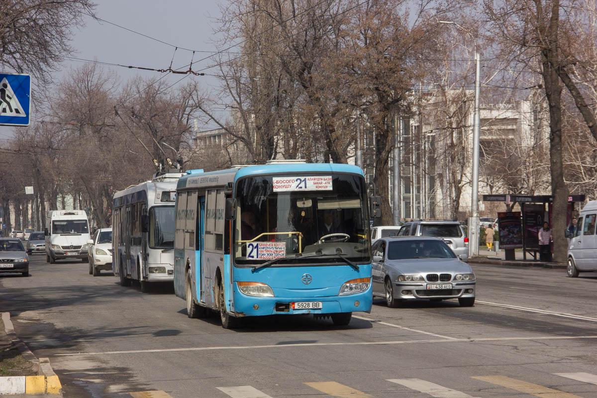 Bishkek, Yaxing JS6851H1 # 5928 BB